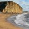 Large property which is all about location, location , location ! Lovely Comfortable 2 bedroom flat which is spacious and one of the best value properties of this size so close to the sea , beaches and restaurants 1 min to the sea ! - Lyme Regis