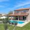 Charming villa Enjoy with private pool in Pula