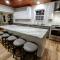 Lake Haven Chateau - Hot Tub, Game Room, Pontoon Boat, 3BR, 3 Bathroom