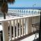 Suite beachfront near the station and Port, 5 beds