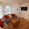 2-Bed Coastal Apartment - Sleeps 4 & Views