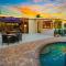 Private Heated Pool Oasis Pet-Friendly Retreat Short or long Stays Sleeps 2-8 Ppl