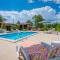 Stunning Home In Muntic