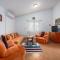 Stunning Home In Muntic
