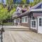Gorgeous Home In Lindesnes With Kitchen