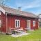 Amazing Home In Lidköping With Kitchen - 利雪平