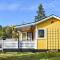 2 Bedroom Stunning Home In Kolmården