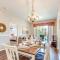 Spacious Vista Cay Condo, near Resort Pool