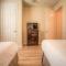 Newly Renovated LAKEVIEW Vista Cay Condo