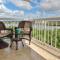 Water View 402
