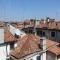 Venice Heaven Apartments - Ca Giulia apartment with private living TERRACE on last floor no lift