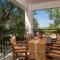 Keri Marathias Pavezzo Villa