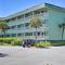 Isle of Palms Beachfront Condo with Balcony and Pool! - Isle of Palms