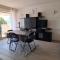 Appartement Ensoleillé avec Terrasse et Parking au Centre de Meschers, Proche Plages et Commerces - FR-1-550-38