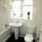 10BH Dreams Unlimited- Budget Heathrow Long stay Apartment with FREE PARKING - Ashford