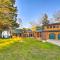 Lakefront Applegate Retreat w/ Private Beach!