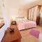 Rooms and Apartments Porat