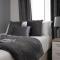Spacious 4 Bedroom House next to Kensington Palace