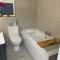 Seaview Aurora House - Central Luxury Apartment