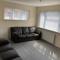 Goldthorn Wolverhampton sleeps 5 long term comfortably and families