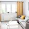 Luxurious Two Bedroom Apartment with Private Parking
