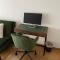 Studio Stevie Nicks I Workplace I 24in Screen I Kitchen I PS4
