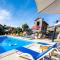 Idyllic Villa in Cova with Private Pool