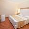 Momis Hotel