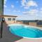 Bay Dreamer - Massive Bayfront Home with Private Pool home - جالفيستون