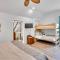 Sea-Esta Completely Renovated 2 Story Home Only 1,5 Blocks to the Beach! home - 加尔维斯敦