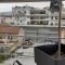 Grey Swan - Modern & Stylish apartment with Private Parking
