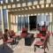 ACCESS - BEACH Penthouse PAPAS and BEER 2 miles WIFI