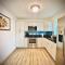 Secret Serenity! Roomy! Pool! 5 min from Beach! - ديرفيلد بيتش
