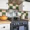 Stunning character 2bed Cottage in St Albans Wifi
