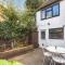 Stunning character 2bed Cottage in St Albans Wifi
