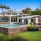 Tranquil Oasis - walking distance to beaches