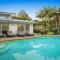 Tranquil Oasis - walking distance to beaches