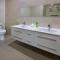 LUXURY Apartment Studio PORT DOUGLAS 65 SQ MTRS and Bath