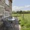 2 Court Farm