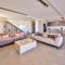 Luxury 5 bedroom villa with heated infinity pool & amazing sea views - 卡斯