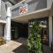 Rustica Rooms