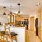 Lovely Home with Great Views and Private Hot Tub - Porcupine Slopes