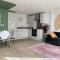 Modern apartment in central quiet York with free Parking - Contemporary new building