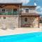 Amazing Home In Visnjan With 2 Bedrooms, Wifi And Outdoor Swimming Pool - Višnjan