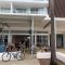 Sailfish Studio - Beachside Private Access Granny Flat by uHoliday