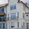 Beachfront Compact Coastal Crib, DIRECT Sea Views & Air Conditioning - Littlestone-on-Sea