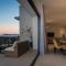 Luxury Villa Envivo Komiža with heated pool and professional gym