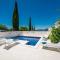 Villa Luštica, Spacious 4-Bedroom Villa with Private Pool
