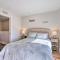 Traverse City Townhome Walk to Beach!