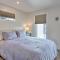 Traverse City Townhome Walk to Beach!